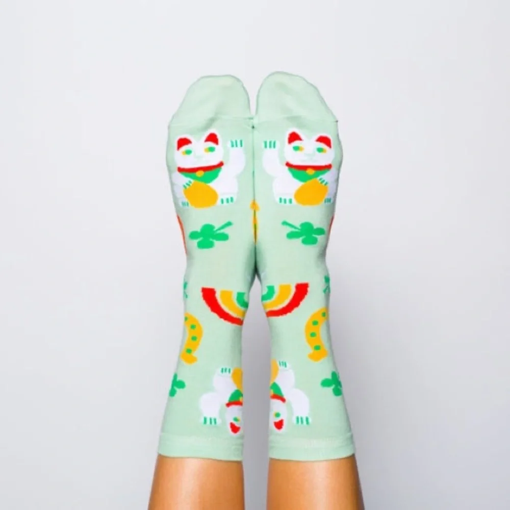YELLOW OWL WORKSHOP COTTON WOMENS CREW SOCKS LUCKY CAT AND CLOVER OS NWT